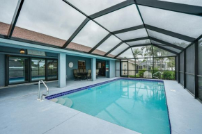 5 Mi to Downtown Cape Coral Retreat with Lanai!